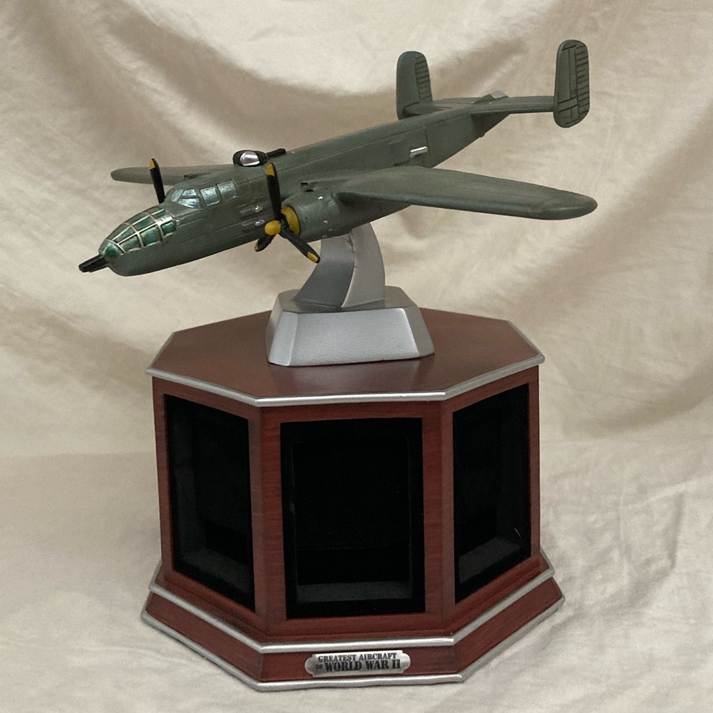 ❇️✈️❇️Green B25 Aircraft Sculpture on Octagonal Lighter Display Base